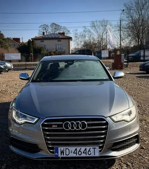 AUDI S6 