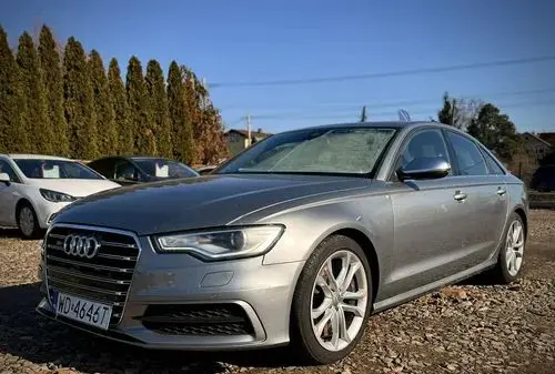 AUDI S6 