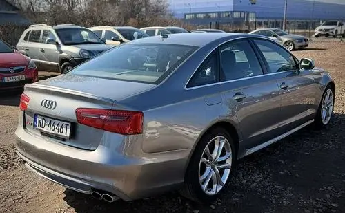 AUDI S6 