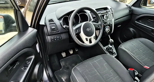 KIA Venga 1.6 CVVT Titanium Collection
