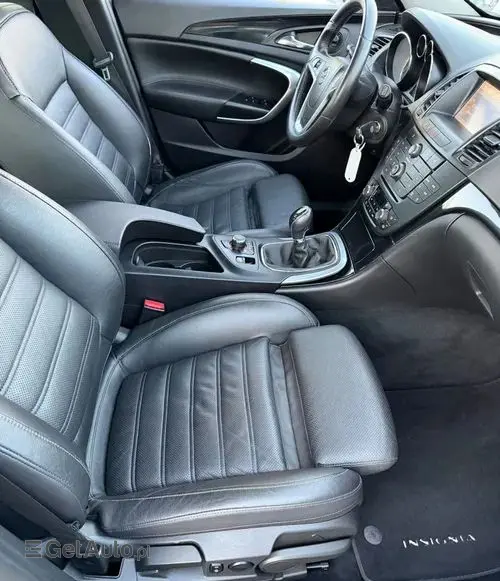 OPEL Insignia 
