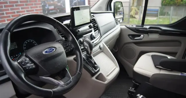 FORD Tourneo Custom 2.0 EcoBlue L1 Sport SelectShift