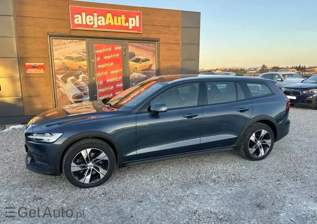 VOLVO V60 Cross Country Pro D4 AWD