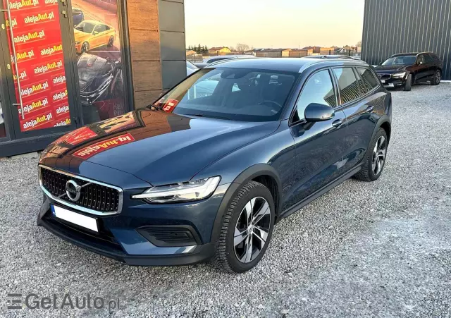 VOLVO V60 Cross Country Pro D4 AWD