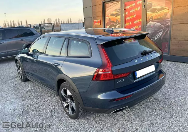 VOLVO V60 Cross Country Pro D4 AWD