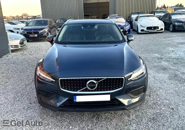 VOLVO V60 Cross Country Pro D4 AWD