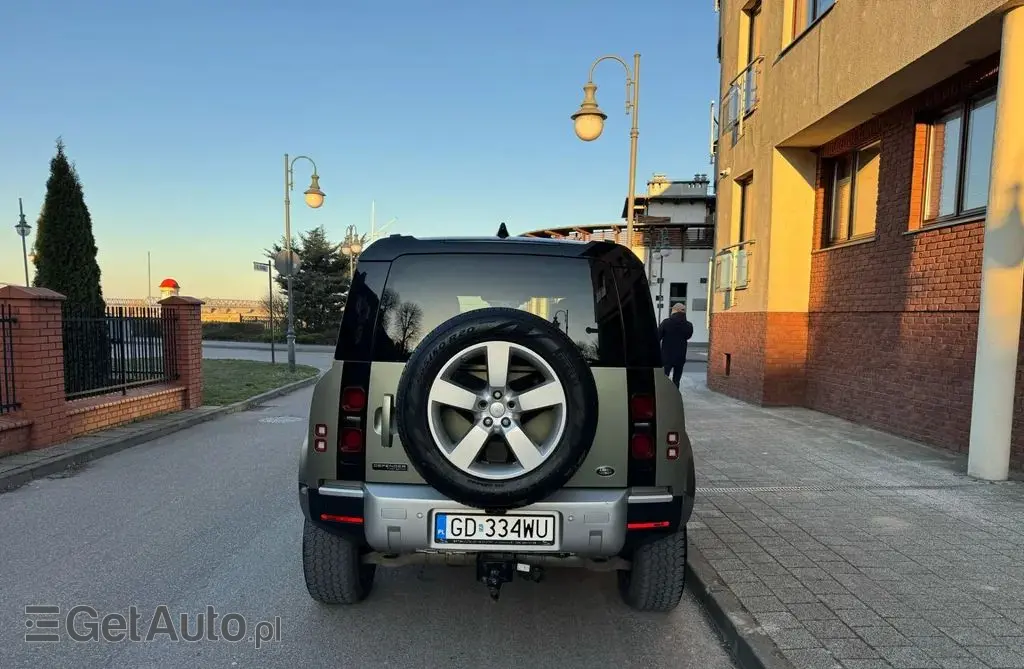 LAND ROVER Defender 