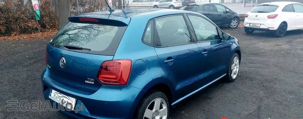 VOLKSWAGEN Polo 