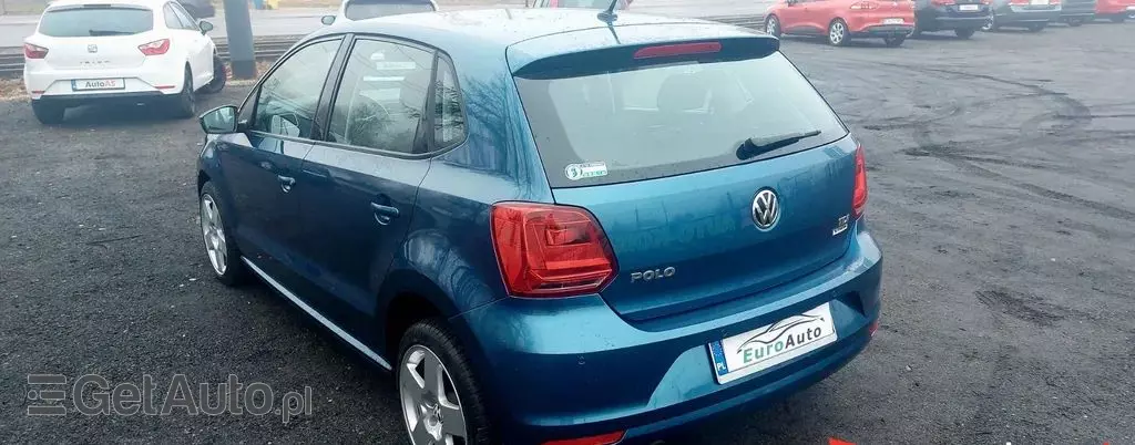VOLKSWAGEN Polo 