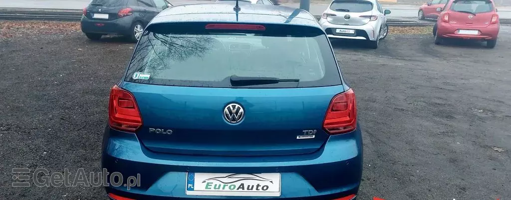 VOLKSWAGEN Polo 