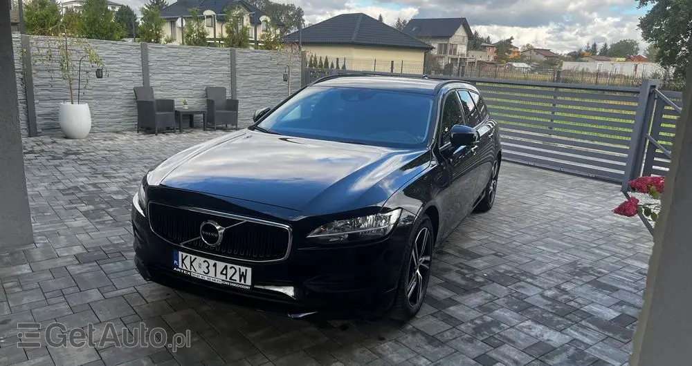 VOLVO V90 D4 Momentum