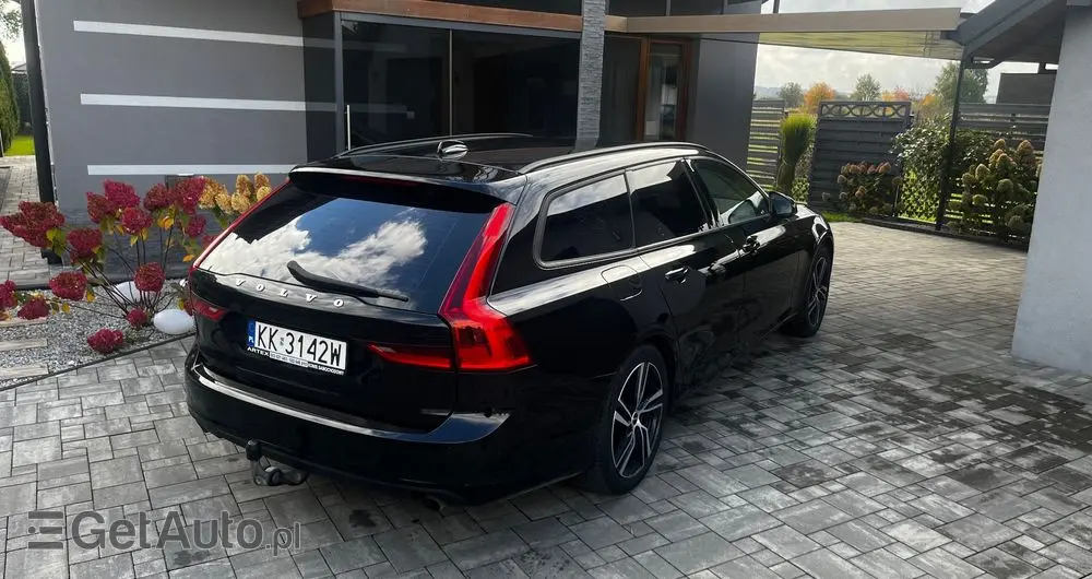 VOLVO V90 D4 Momentum