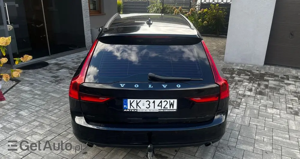 VOLVO V90 D4 Momentum