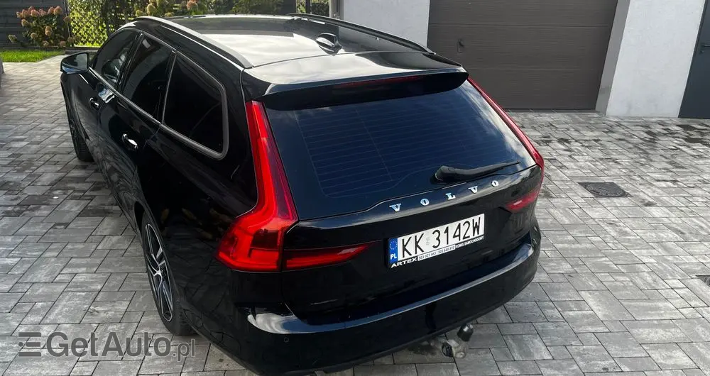 VOLVO V90 D4 Momentum