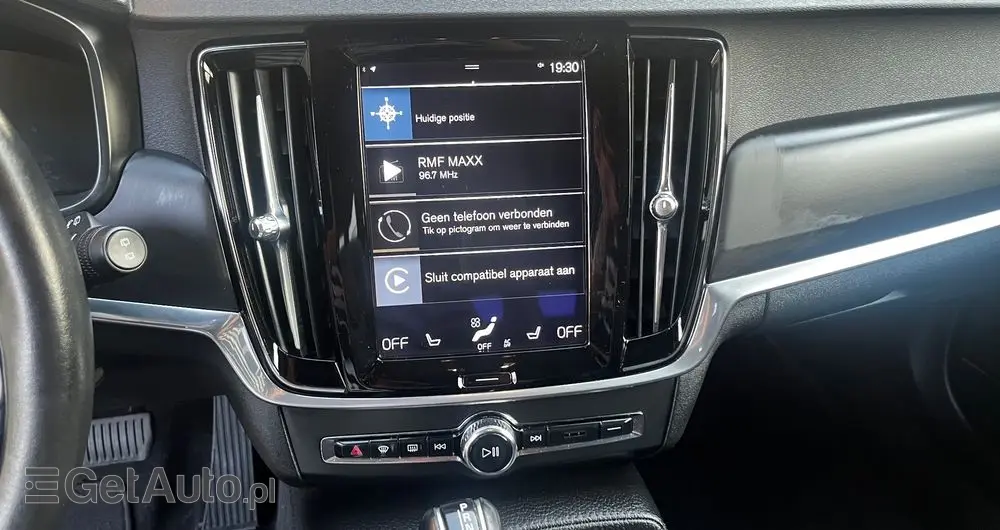 VOLVO V90 D4 Momentum