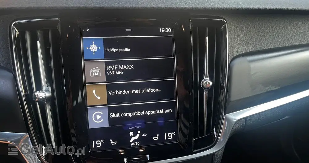 VOLVO V90 D4 Momentum