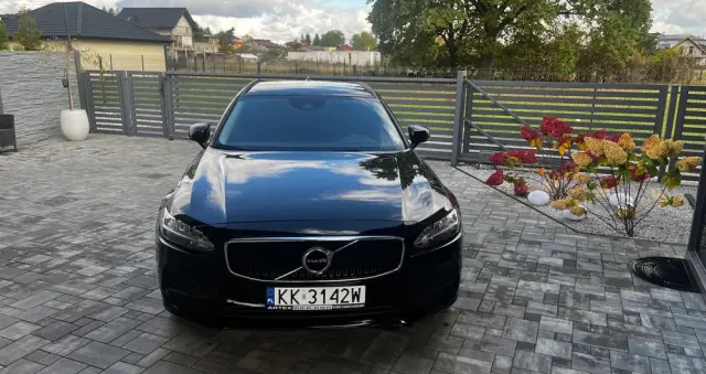 VOLVO V90 D4 Momentum