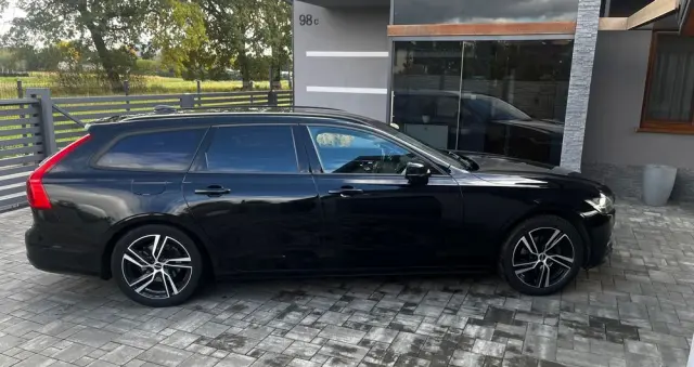 VOLVO V90 D4 Momentum