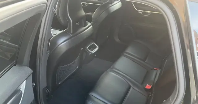 VOLVO V90 D4 Momentum