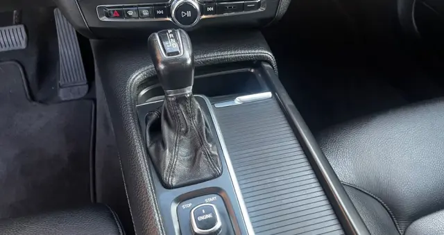 VOLVO V90 D4 Momentum