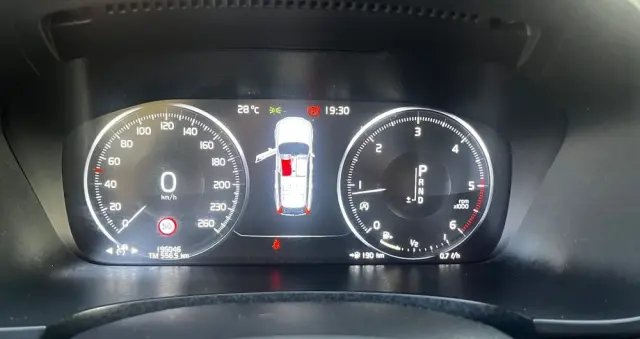 VOLVO V90 D4 Momentum