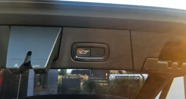 VOLVO V90 D4 Momentum