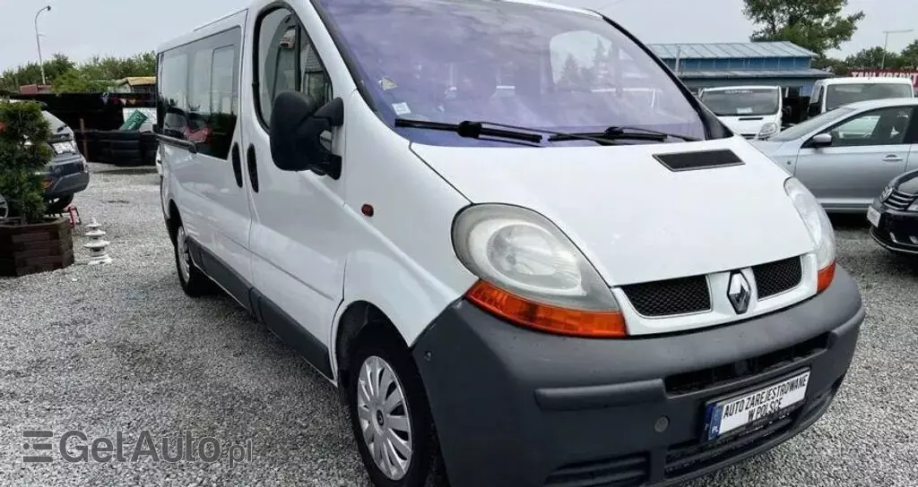 RENAULT Trafic 