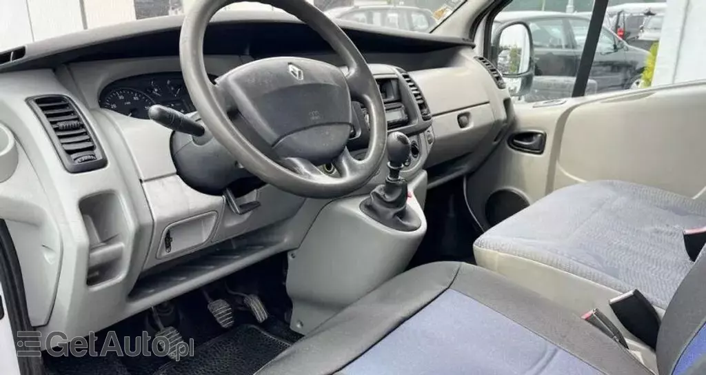 RENAULT Trafic 