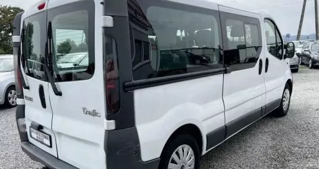 RENAULT Trafic 