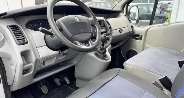 RENAULT Trafic 