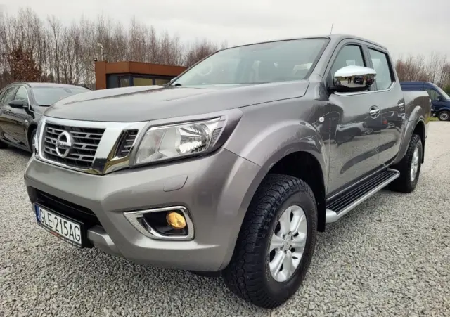 NISSAN Navara 