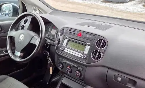 VOLKSWAGEN Golf Plus 