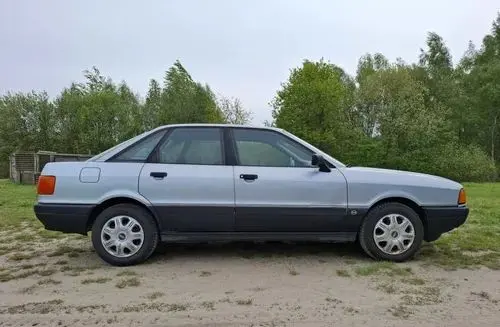 AUDI 80 