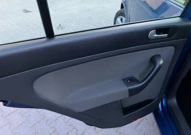 VOLKSWAGEN Golf Plus 1.6 Tour Edition