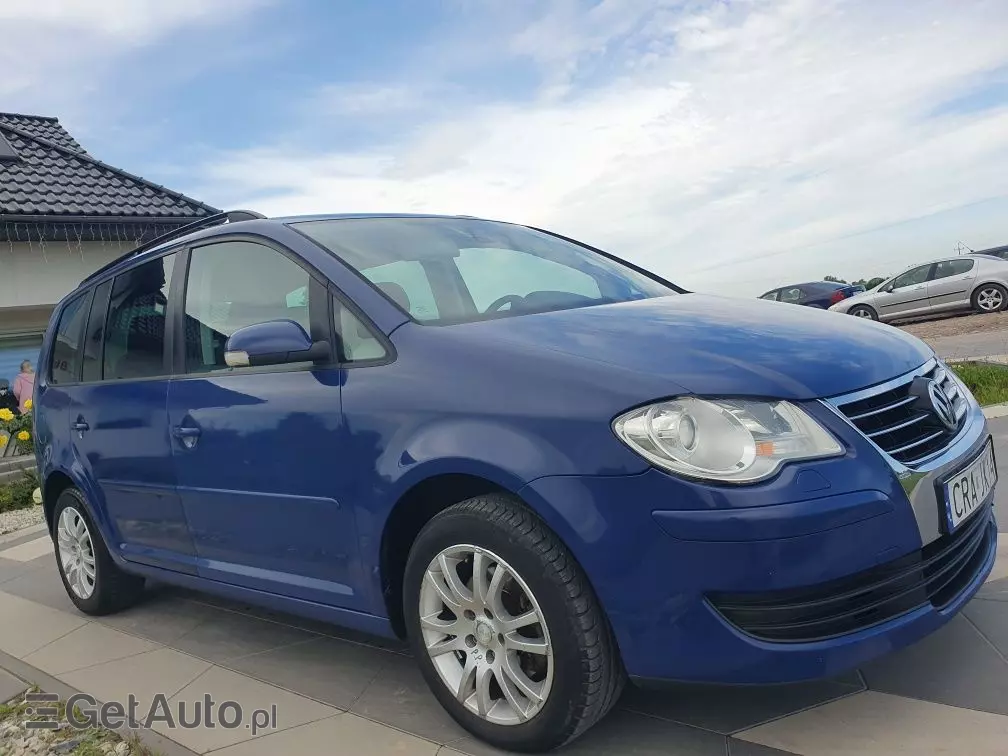 VOLKSWAGEN Touran 