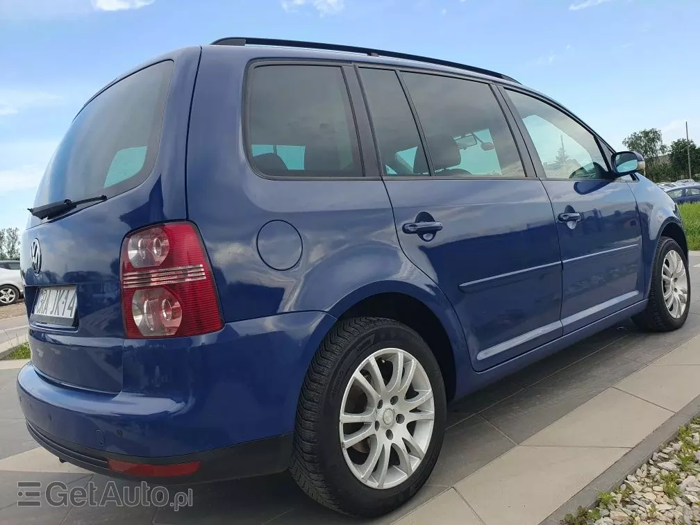 VOLKSWAGEN Touran 