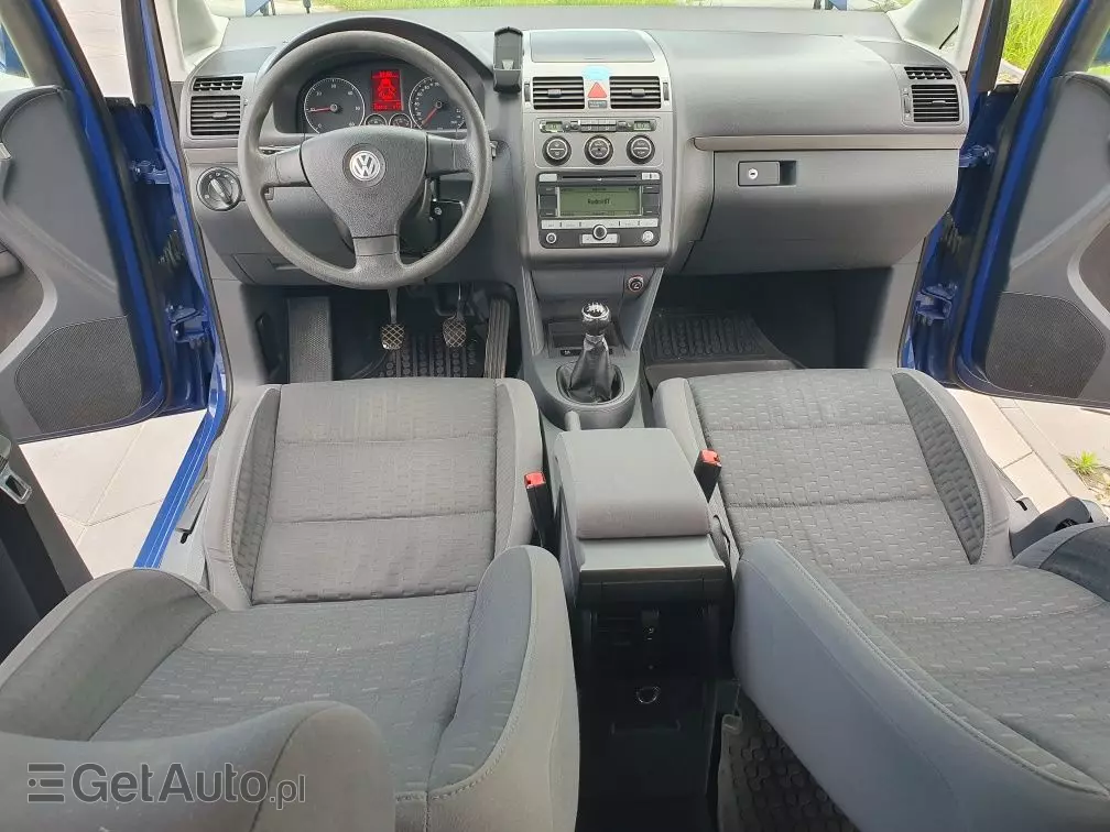 VOLKSWAGEN Touran 