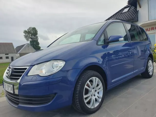 VOLKSWAGEN Touran 