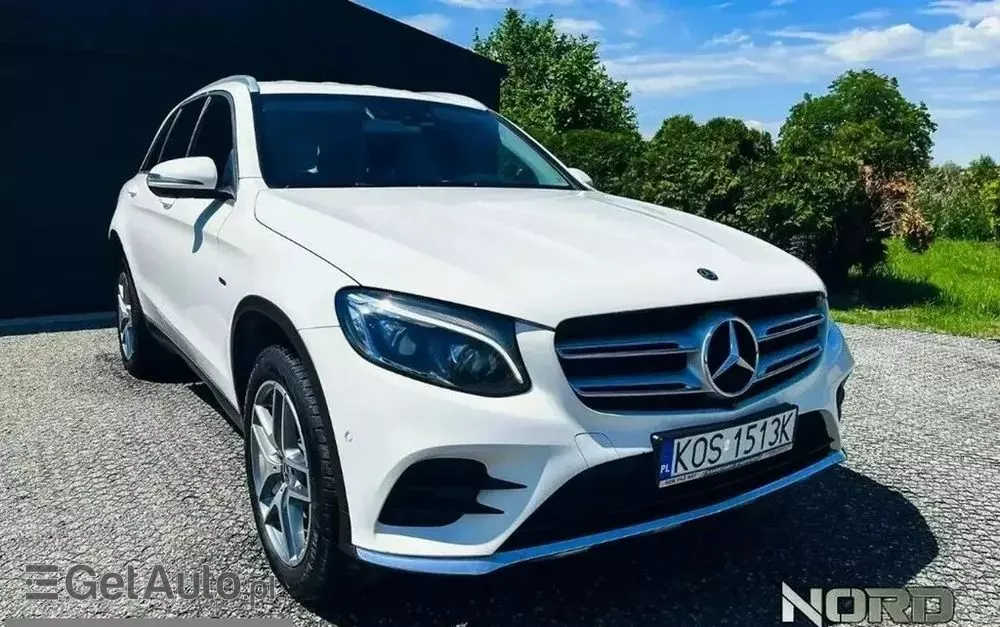 MERCEDES-BENZ GLC 350 e 4Matic 7G-TRONIC AMG Line