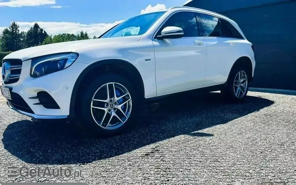 MERCEDES-BENZ GLC 350 e 4Matic 7G-TRONIC AMG Line