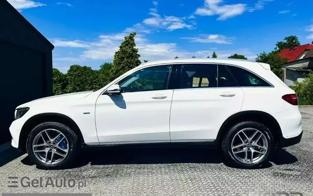 MERCEDES-BENZ GLC 350 e 4Matic 7G-TRONIC AMG Line