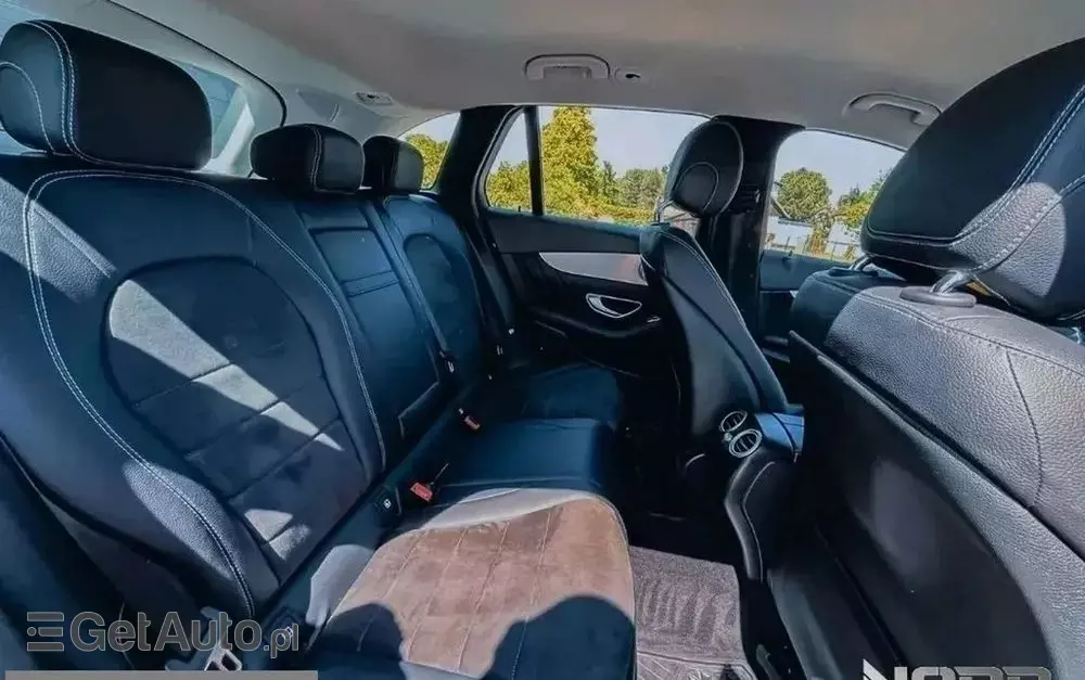 MERCEDES-BENZ GLC 350 e 4Matic 7G-TRONIC AMG Line