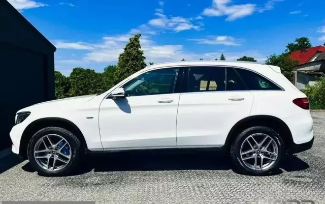 MERCEDES-BENZ GLC 350 e 4Matic 7G-TRONIC AMG Line