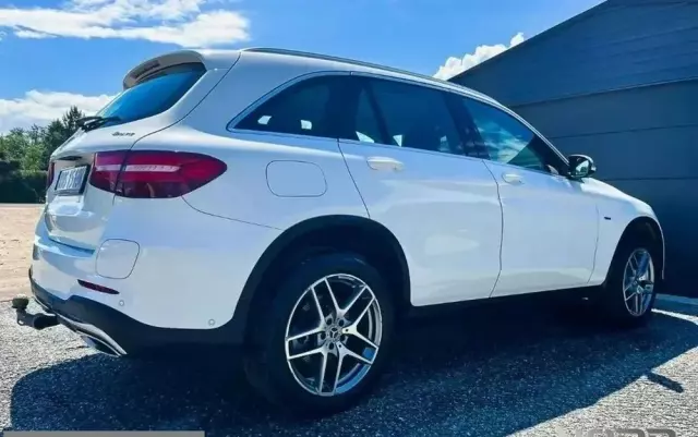 MERCEDES-BENZ GLC 350 e 4Matic 7G-TRONIC AMG Line