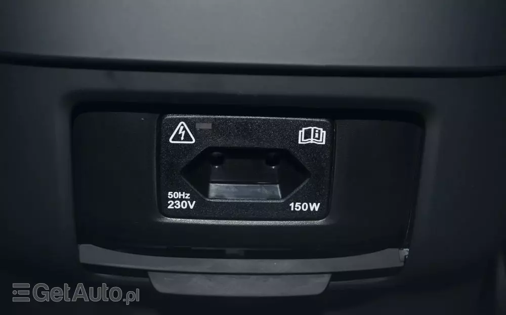 VOLVO XC 60 D4 R-Design