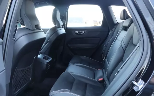 VOLVO XC 60 D4 R-Design