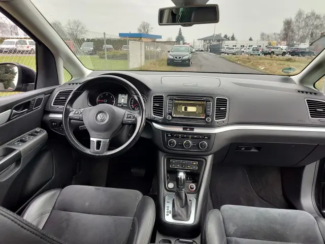 VOLKSWAGEN Sharan Highline DSG