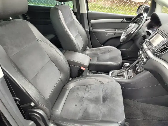 VOLKSWAGEN Sharan Highline DSG