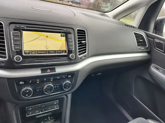 VOLKSWAGEN Sharan Highline DSG