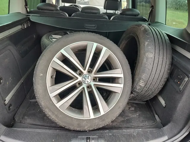 VOLKSWAGEN Sharan Highline DSG